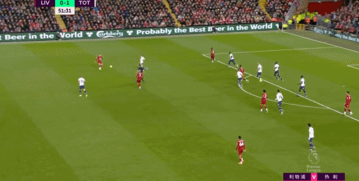 53岁齐达内上海街头踢毽子，与大妈迅速融入展现高球商风采